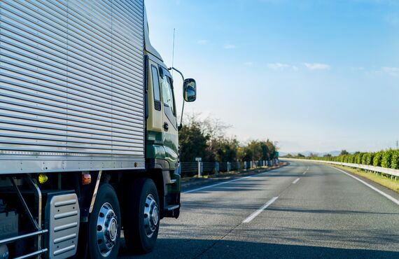 時間制で車両を貸切できるチャーター便 | 豊田市を拠点に様々な運送に対応する株式会社ディーズ